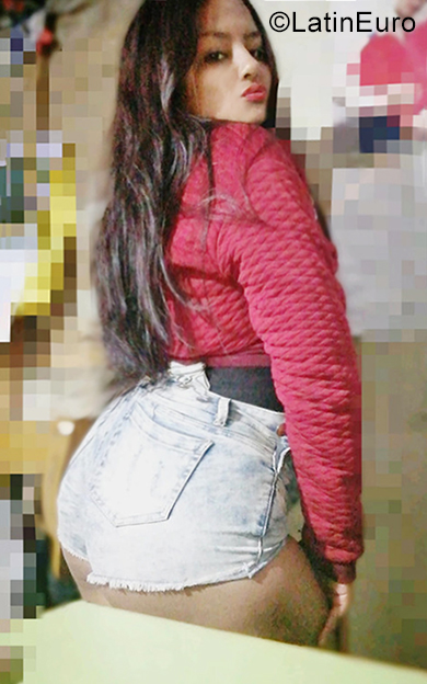 Date this young Peru girl Valery from Lima PE1373