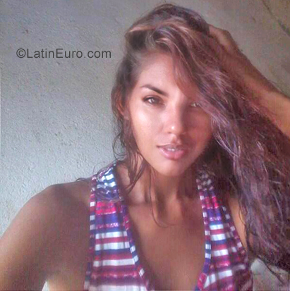 Date this athletic Colombia girl Arlene from Santa Marta CO25735