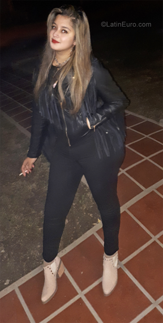 Date this happy Argentina girl Eve from Cordoba AR212