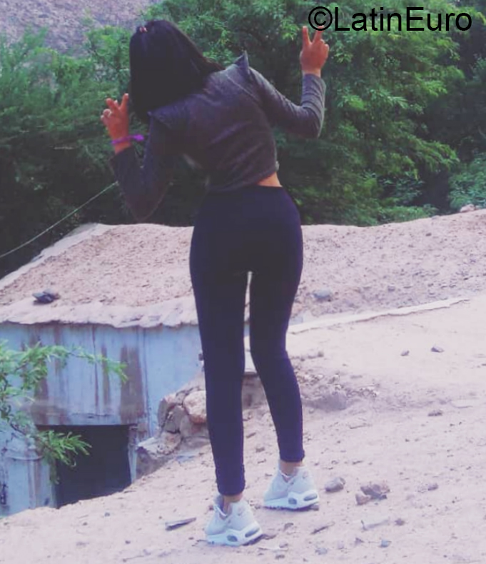 Date this sensual Argentina girl Romina from Salta AR231