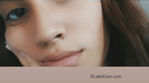 Date this charming Argentina girl April from San Juan AR237
