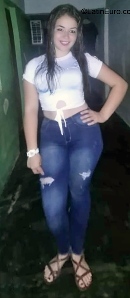 Date this nice looking Colombia girl Yaireth from Cucuta CO26072