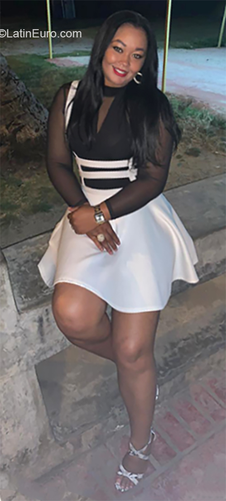 Date this good-looking Dominican Republic girl Yoana from San Pedro De Macoris DO36358