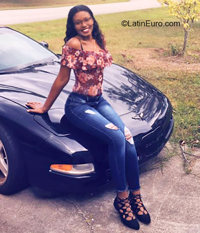 Date this lovely Jamaica girl Unique from Kingston US20405