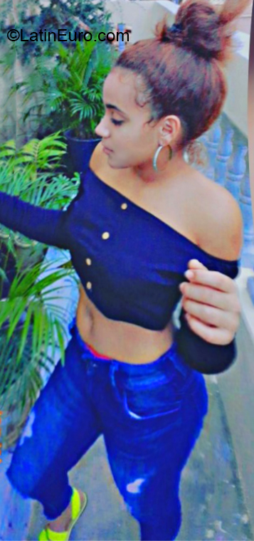 Date this gorgeous Dominican Republic girl Karol from La Vega DO36415