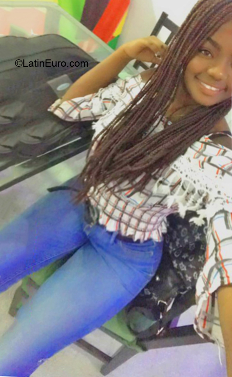 Date this hot Dominican Republic girl Abigail from San Pedro De Macoris DO36478