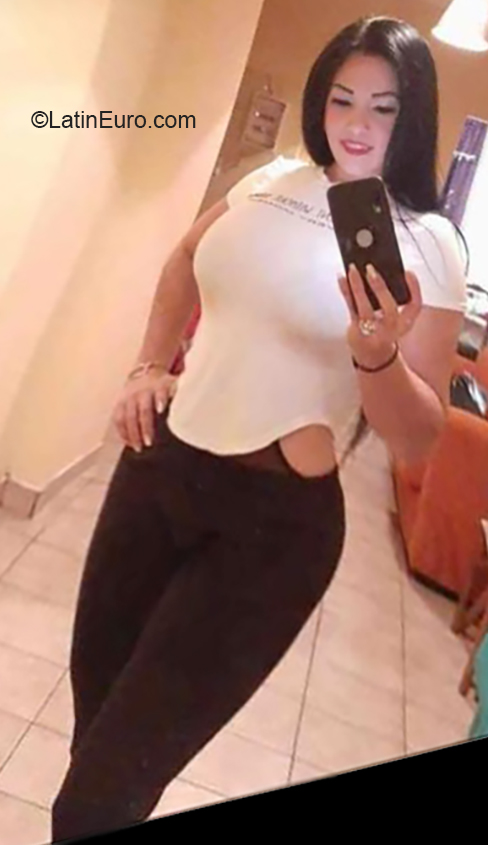 Date this charming Venezuela girl Jessica from Maracaibo VE2775