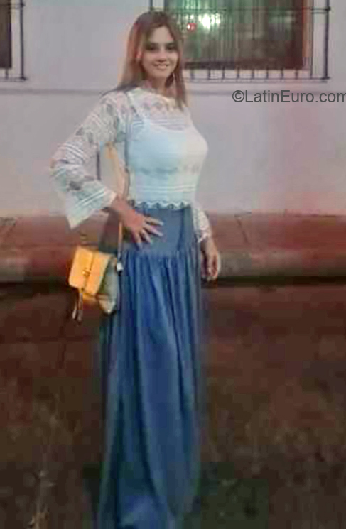 Date this nice looking Colombia girl Monica from Cucuta CO27056