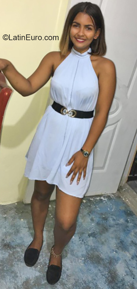 Date this voluptuous Dominican Republic girl Samantha from San Cristobal DO36690