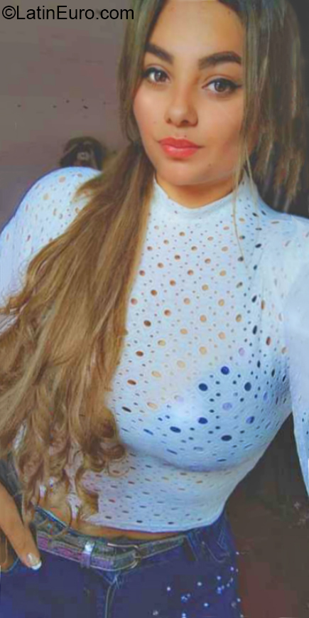 Date this sultry Colombia girl Paula from Pereira CO26379