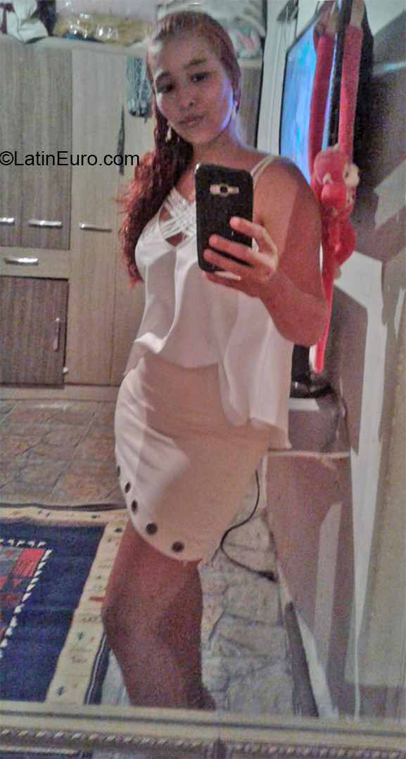 Date this pretty Brazil girl Rayane from Rio de Janeiro BR10988