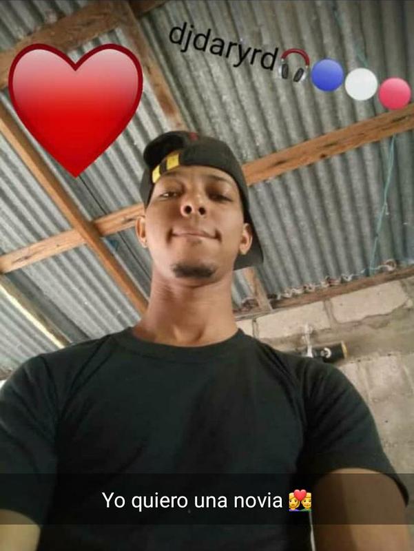 Date this funny Dominican Republic man Dary from Santiago DO36933