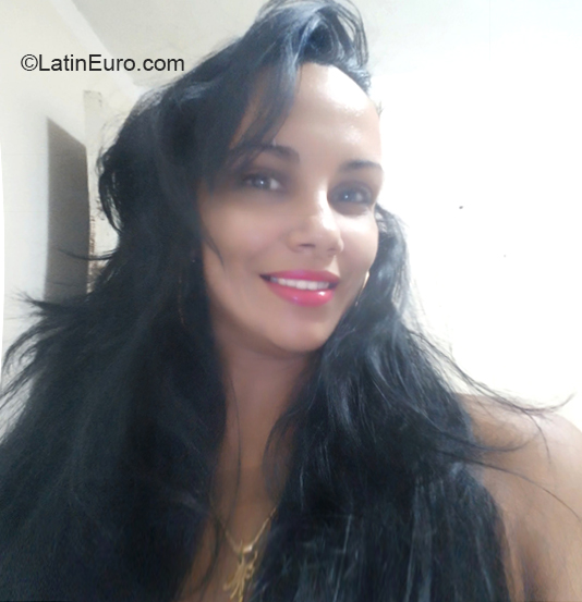 Date this hard body Cuba girl Ludmila from Havana CU642