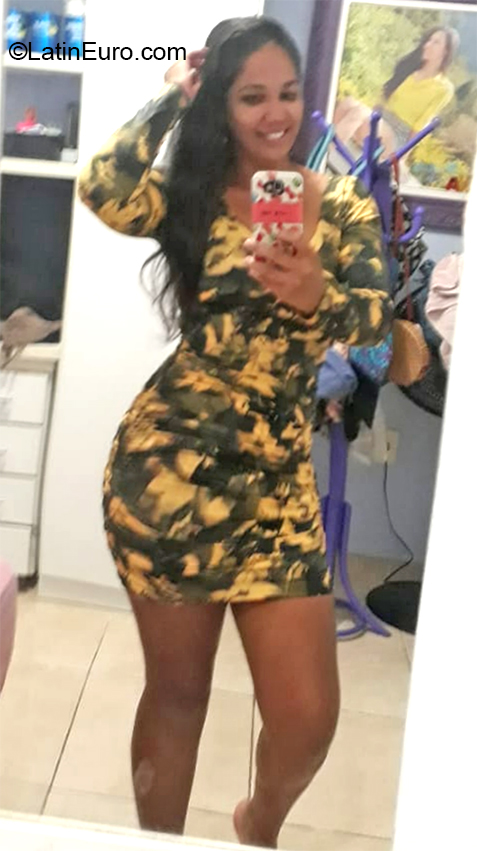 Date this delightful Brazil girl Fernanda from Rio de Janeiro BR11034