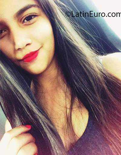 Date this happy Mexico girl Alejandra from Oaxaca MX1787