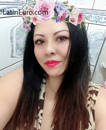 Date this gorgeous Brazil girl Shirley from Sao Paulo BR11069