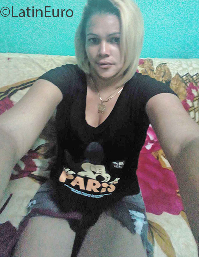 Date this cute Cuba girl Lily from Havana CU666