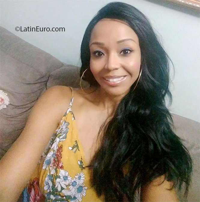 Date this nice looking Brazil girl Jaqueline from Rio De Janeiro BR12427