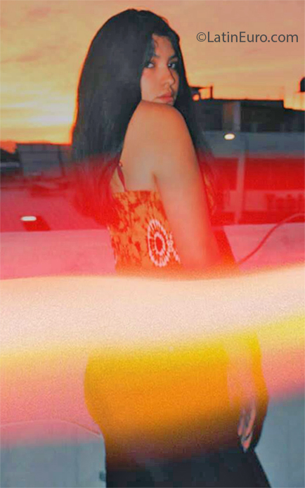 Date this cute Peru girl Vivian from Araquipa PE1526