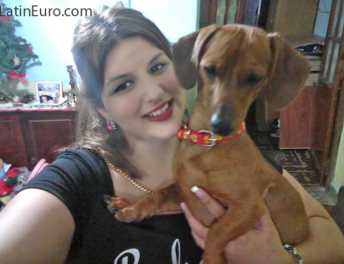 Date this pretty Argentina girl Flor from Santa Fe AR365