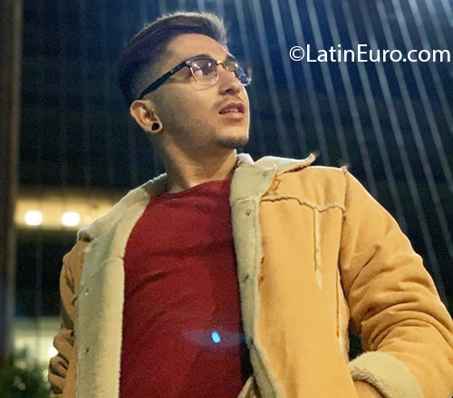 Date this lovely Colombia man David from Bogota CO27058