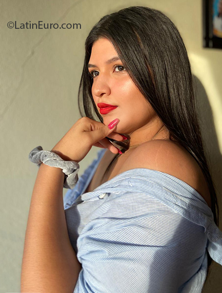 Date this charming Mexico girl Valeria from Balancan MX1809