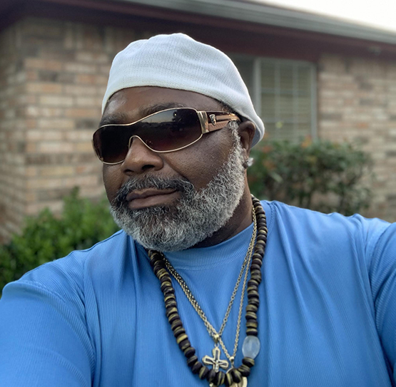 Date this happy United States man Carlos from Houston US20734