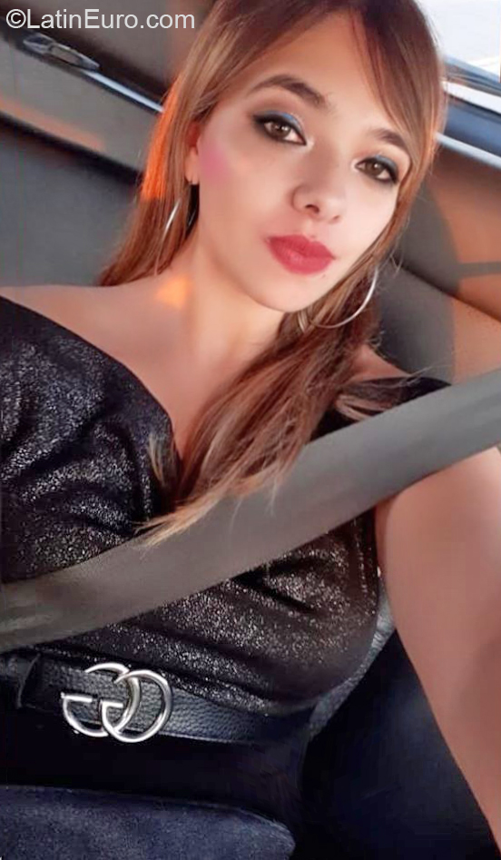 Date this nice looking Argentina girl Debora from Maria Juana AR410
