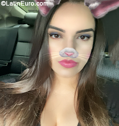 Date this good-looking Brazil girl Fabbyane from Sao Paulo BR11126