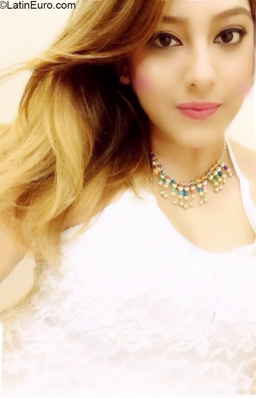 Date this sensual Venezuela girl Mafer from Valencia VE3227