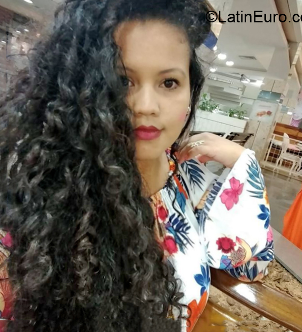 Date this hot Brazil girl Luma from Florianopolis BR11674