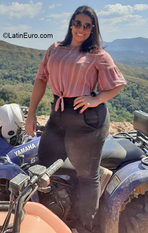 Date this sultry Venezuela girl Sofi from Valencia VE3344