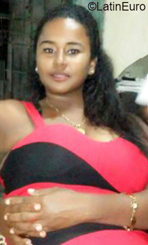 Date this athletic Cuba girl Alexandra from Havana CU693