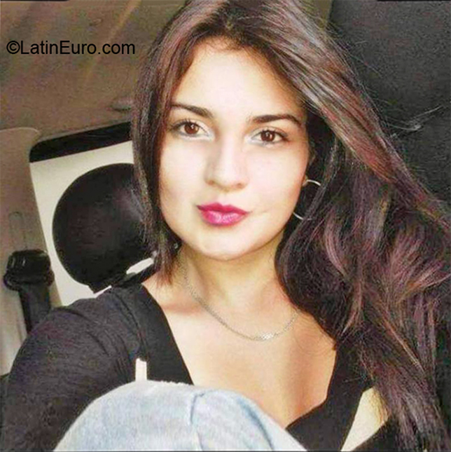 Date this gorgeous Colombia girl Dayana from Cucuta CO27860