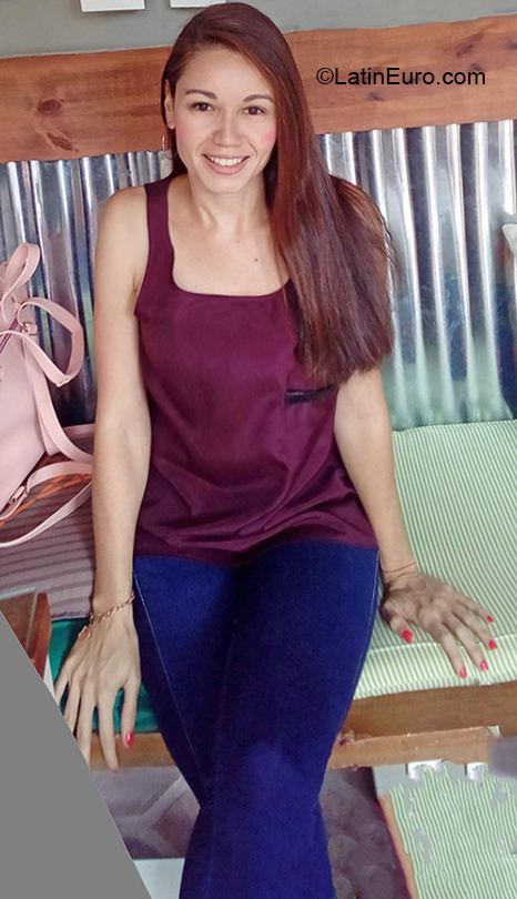 Date this hard body Venezuela girl Carolina from San Cristobal VE3318