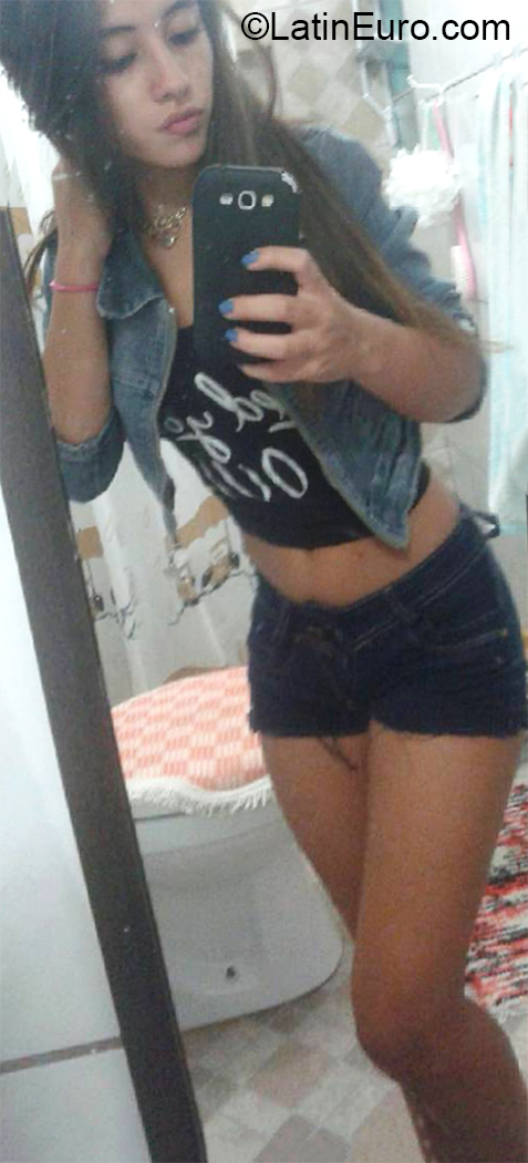 Date this lovely Argentina girl Carla from San Martin AR459