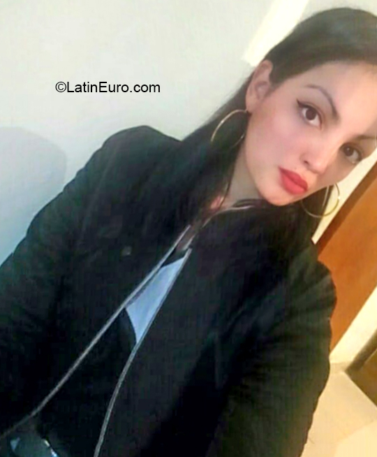 Date this lovely Argentina girl Solange from Puerto Madryn AR470