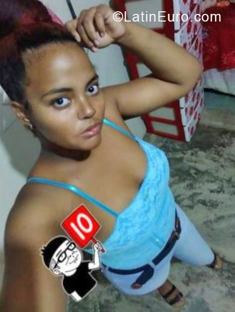 Date this stunning Dominican Republic girl Delvania from Bonao DO38504