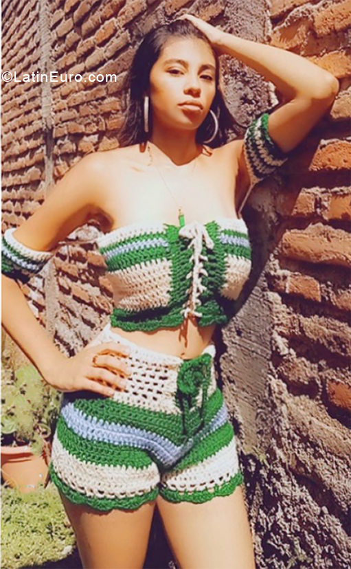 Date this exotic Honduras girl Evelin from Tegucigalpa HN2826