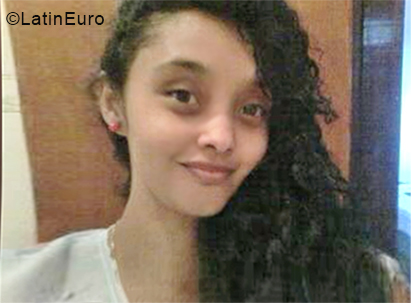Date this stunning Brazil girl Vanessa from Cabaceira do Paraguacu BR11210