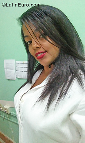 Date this nice looking Cuba girl Rachel from Havana CU720