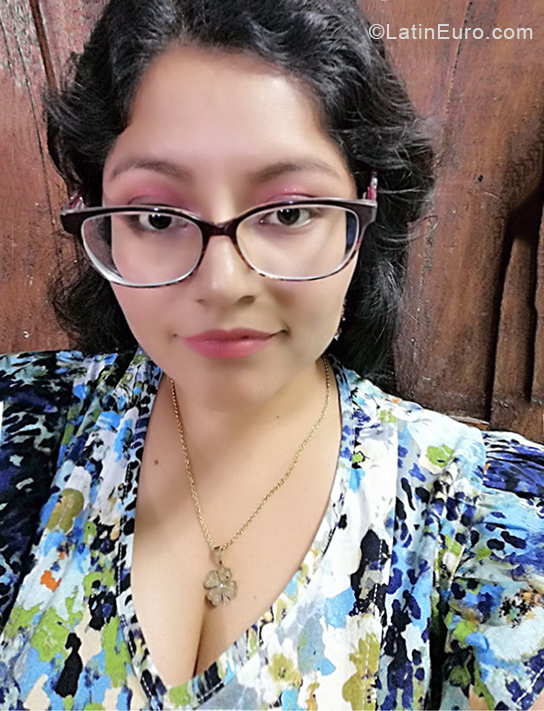 Date this good-looking Peru girl Karen from Lima PE1663