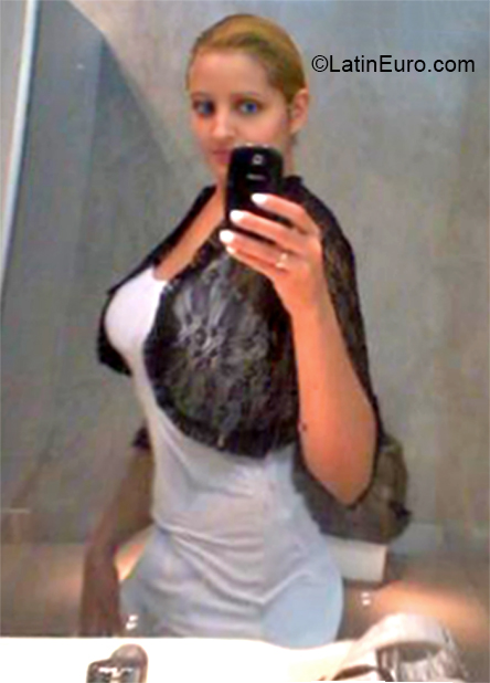 Date this sultry Argentina girl Ruth from Buenos Aires AR546