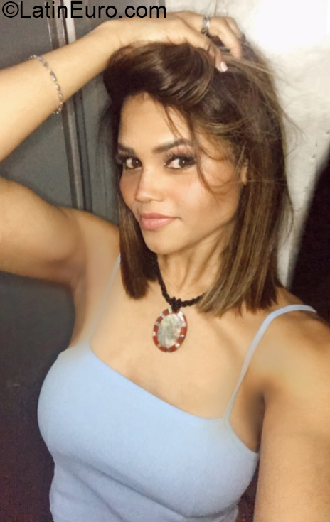 Date this delightful Argentina girl Maryeling from Buenos Aires AR581