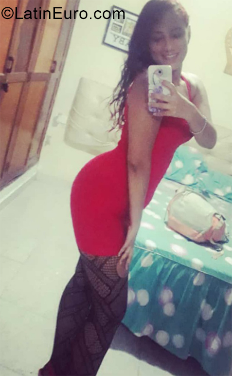 Date this young Colombia girl Yuliana from Cartagena CO28683
