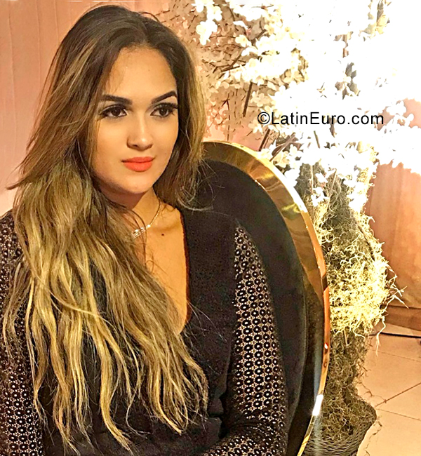 Date this sultry Brazil girl Cidy from Juazeiro Do Norte BR11264