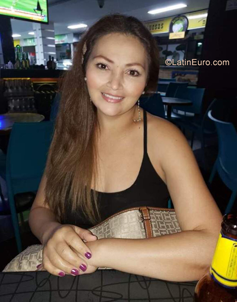 Date this good-looking United States girl Yamile from Miami CO29539