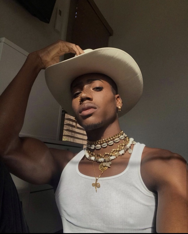 Date this good-looking Colombia man Marcos belt from Medellin CO29035