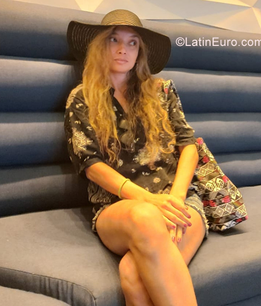 Date this happy Brazil girl Milli from Rio De Janeiro BR11299