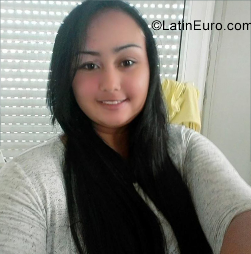 Date this foxy Colombia girl Estefana from Santa Marta CO29164